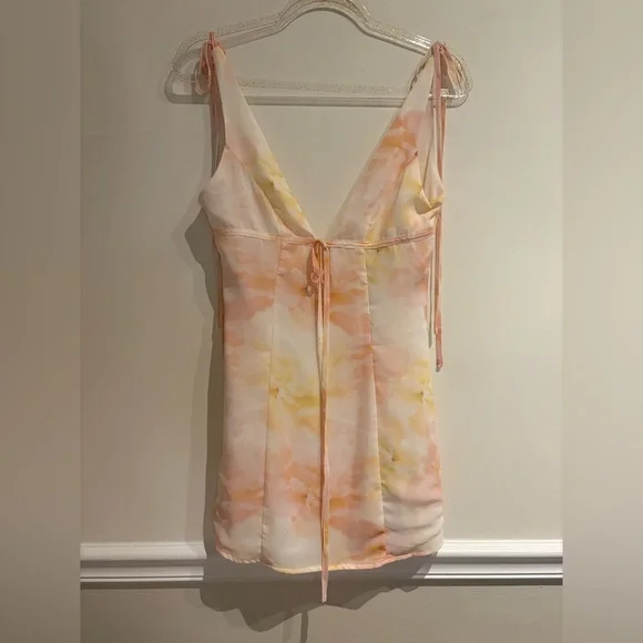 Peppermayo NWOT Alden Mini Dress in Floral Print Size Small US 4 - Picture 4 of 9